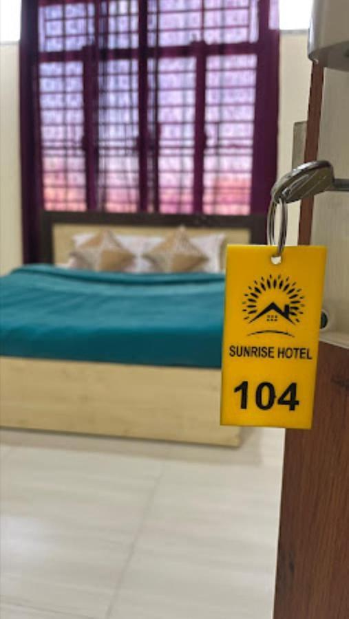 Hotel Sunrise 因帕尔 外观 照片